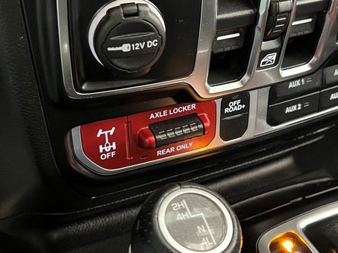 Certified 2022 Jeep Gladiator Mojave w/ LED Lighting Group image 37