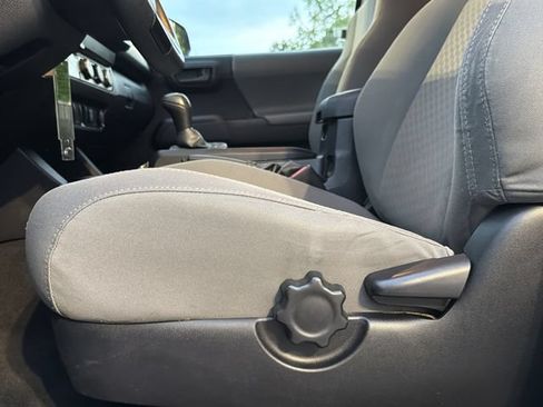 Used 2020 Toyota Tacoma SR RWD image 19
