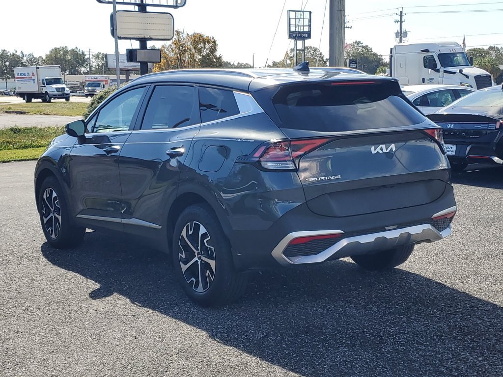 Used 2025 Kia Sportage EX AWD/4WD image 3