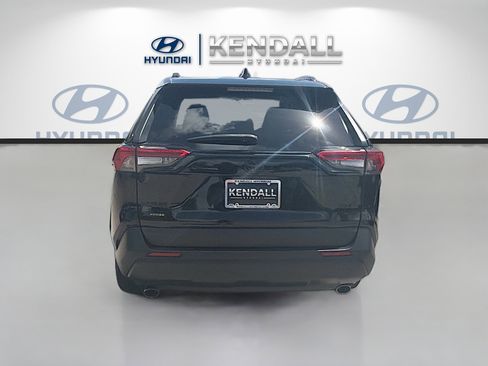 Used 2022 Toyota RAV4 XLE w/ Convenience Package FWD image 5