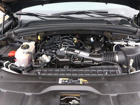 Used 2023 Jeep Grand Cherokee Altitude image 18