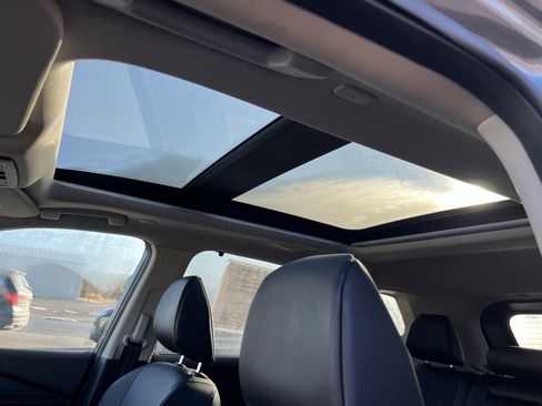 Used 2023 Nissan Rogue SV w/ SV Premium Package image 22