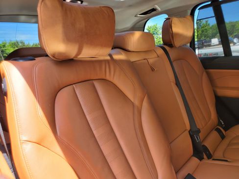 Used 2021 BMW X7 xDrive40i w/ Premium Package AWD/4WD image 46