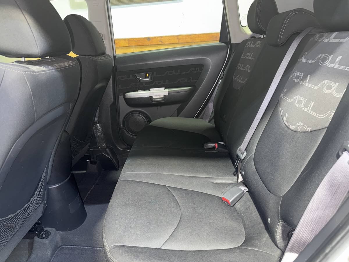 Used 2012 Kia Soul + FWD image 18