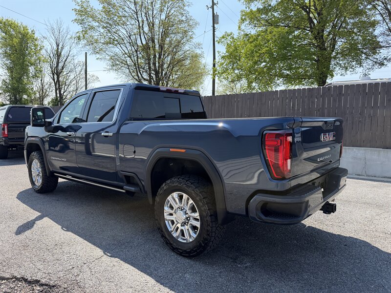 Used 2022 GMC Sierra 2500 Denali AWD/4WD image 8