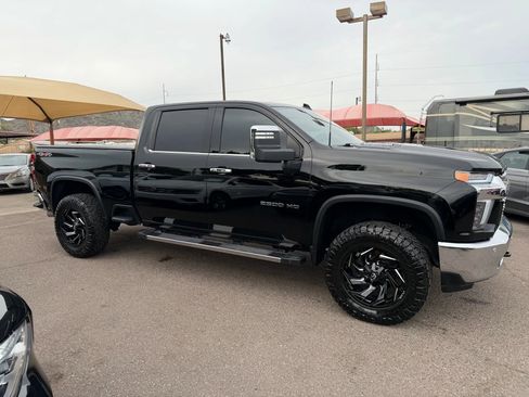 Used 2021 Chevrolet Silverado 2500 LTZ w/ LTZ Convenience Package image 4
