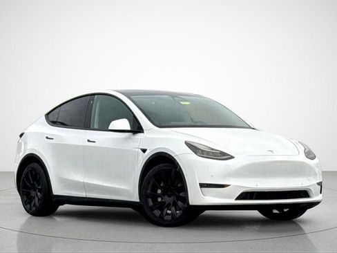 Used 2020 Tesla Model Y Long Range image 2