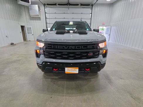 Used 2025 Chevrolet Silverado 1500 Custom Trail Boss w/ LPO, Dark Essentials Package AWD/4WD image 3