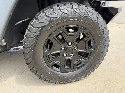 Used 2017 Jeep Wrangler Sport AWD/4WD image 15