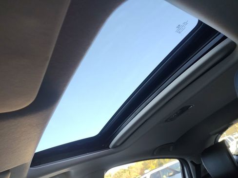 Used 2019 Honda HR-V Touring image 6