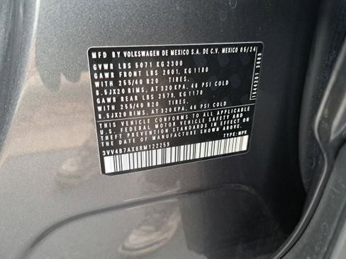 Certified 2024 Volkswagen Tiguan SEL R-Line image 34