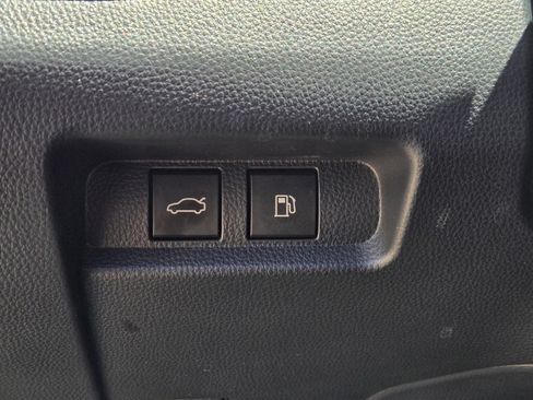 Used 2024 Toyota Crown AWD/4WD image 18