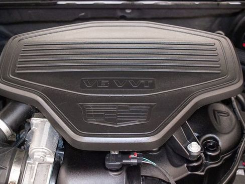 Used 2024 Cadillac XT6 Premium Luxury w/ LPO, Floor Liner Package image 4