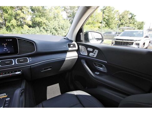 Used 2025 Mercedes-Benz GLE 450 4MATIC Coupe image 8