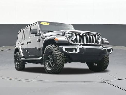Used 2025 Jeep Wrangler Unlimited Sahara AWD/4WD image 62