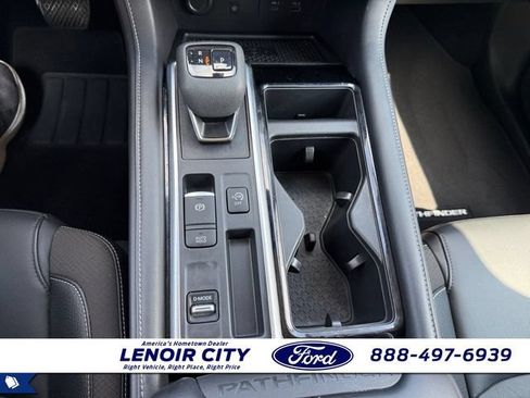 Used 2022 Nissan Pathfinder SL w/ SL Premium Package FWD image 28