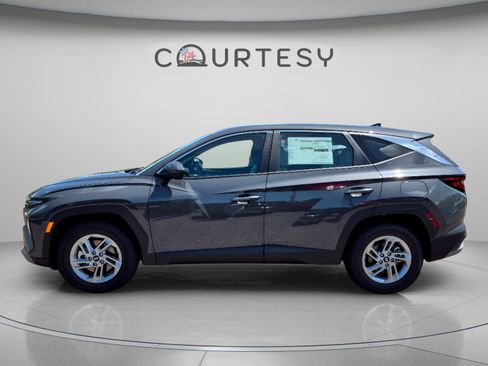 New 2026 Hyundai Tucson SE FWD image 2