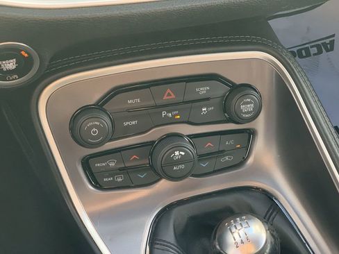 Used 2022 Dodge Challenger R/T w/ Driver Convenience Group image 17