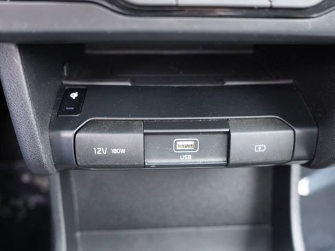 Used 2022 Kia Niro EX Premium w/ Cold Weather Package image 28