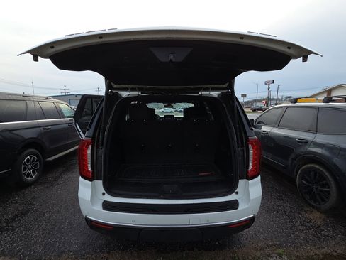 Used 2021 GMC Yukon SLT w/ SLT Luxury Plus Package image 15