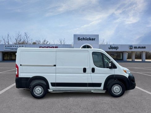 Used 2025 RAM ProMaster 2500 w/ U-Haul Equipment Group FWD image 2