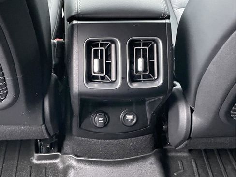 Used 2023 Kia Sorento EX image 16