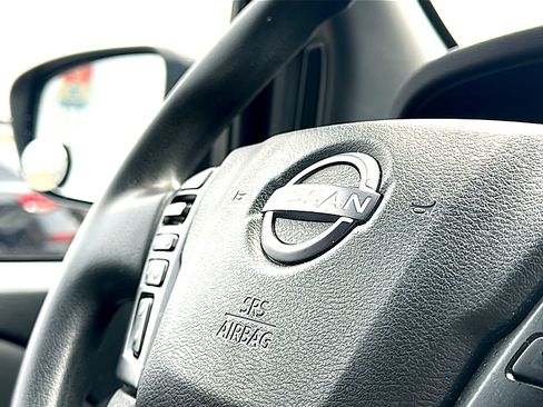 Used 2023 Nissan Frontier SV w/ Midnight Edition Package image 29