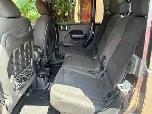 Used 2021 Jeep Gladiator Rubicon AWD/4WD image 22