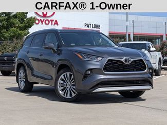 Used 2024 Toyota Highlander Platinum AWD/4WD video 2