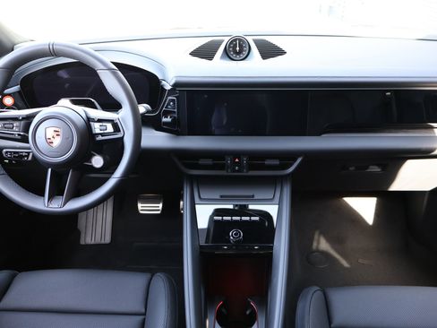 New 2026 Porsche Macan GTS Electric image 21