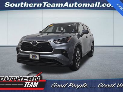 Used 2023 Toyota Highlander XLE