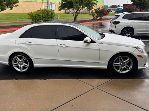 Used 2013 Mercedes-Benz E 350 4MATIC Sedan image 2