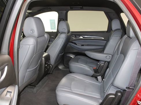 Used 2024 Buick Enclave Premium image 23