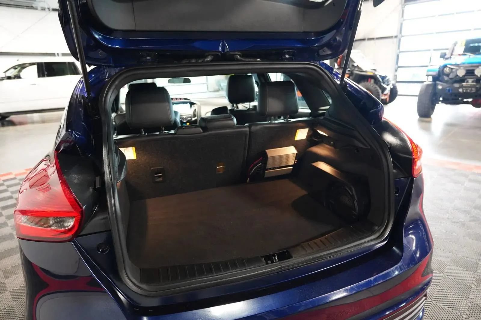 Used 2017 Ford Focus ST w/ Equipment Group 401A FWD image 34