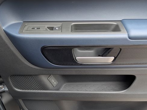 Used 2025 Volkswagen ID. Buzz Pro S Plus RWD image 21