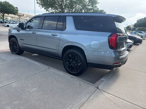 Used 2025 GMC Yukon XL AT4 Ultimate AWD/4WD image 4