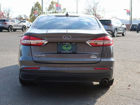 Used 2020 Ford Fusion SE image 6