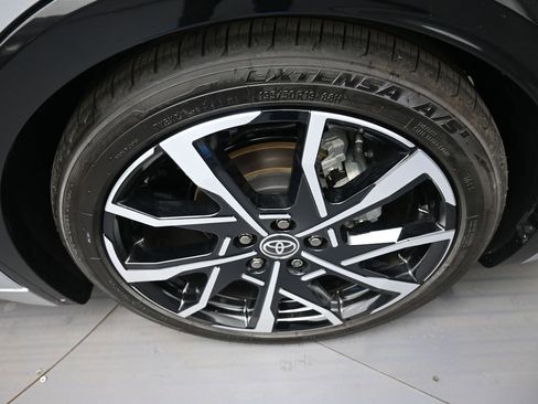 New 2026 Toyota Prius Plug-In Hybrid FWD image 15