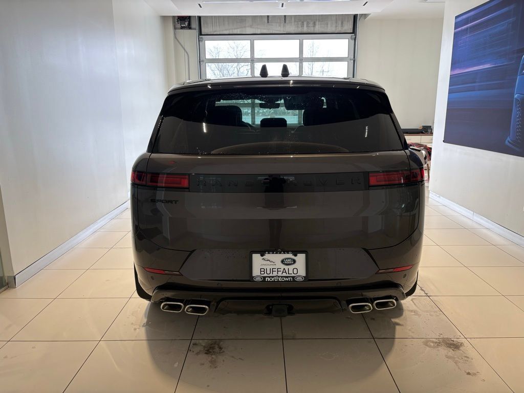 New 2025 Land Rover Range Rover Sport Dynamic SE AWD/4WD image 3