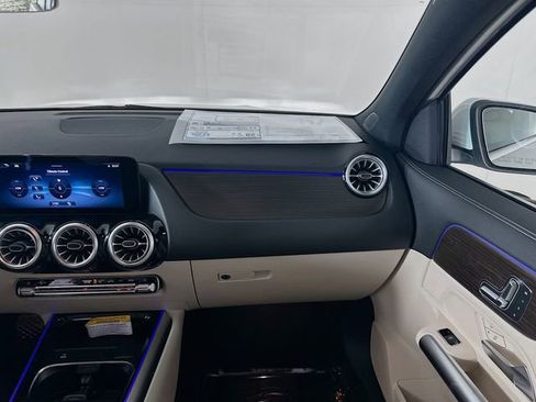 New 2026 Mercedes-Benz GLA 250 image 24