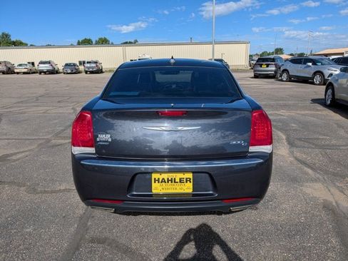 Used 2016 Chrysler 300 C AWD/4WD image 7