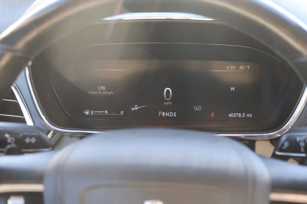 Used 2019 Lincoln Continental Select w/ Continental Climate Package FWD image 19
