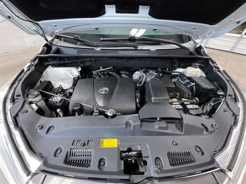 Used 2019 Toyota Highlander XLE FWD image 37