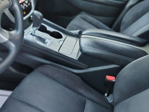 Used 2017 Nissan Murano S image 7