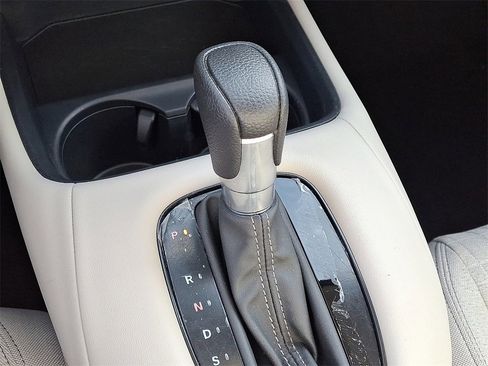 Used 2023 Honda HR-V LX image 15