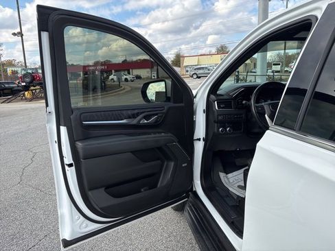 Used 2022 GMC Yukon XL Denali image 10