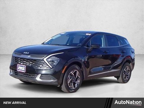 Used 2024 Kia Sportage LX image 1