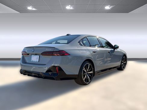 New 2026 BMW 550e xDrive w/ Executive Package AWD/4WD image 9