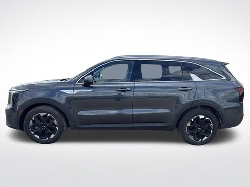 Used 2024 Kia Sorento S FWD image 11