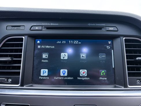 Used 2015 Hyundai Sonata Limited w/ Option Group 06 FWD image 19